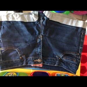 Nice fitting jean shorts!